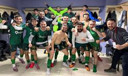 Uzuntarlaspor' dan play-off ilk maçında müthiş geri dönüş...2-1