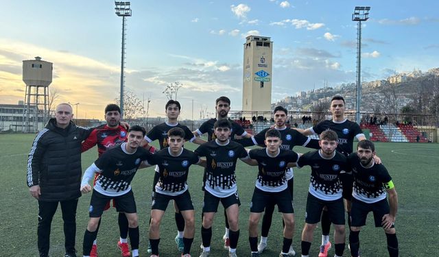 İzmit Gençlerbirliği lige gol şovla başladı